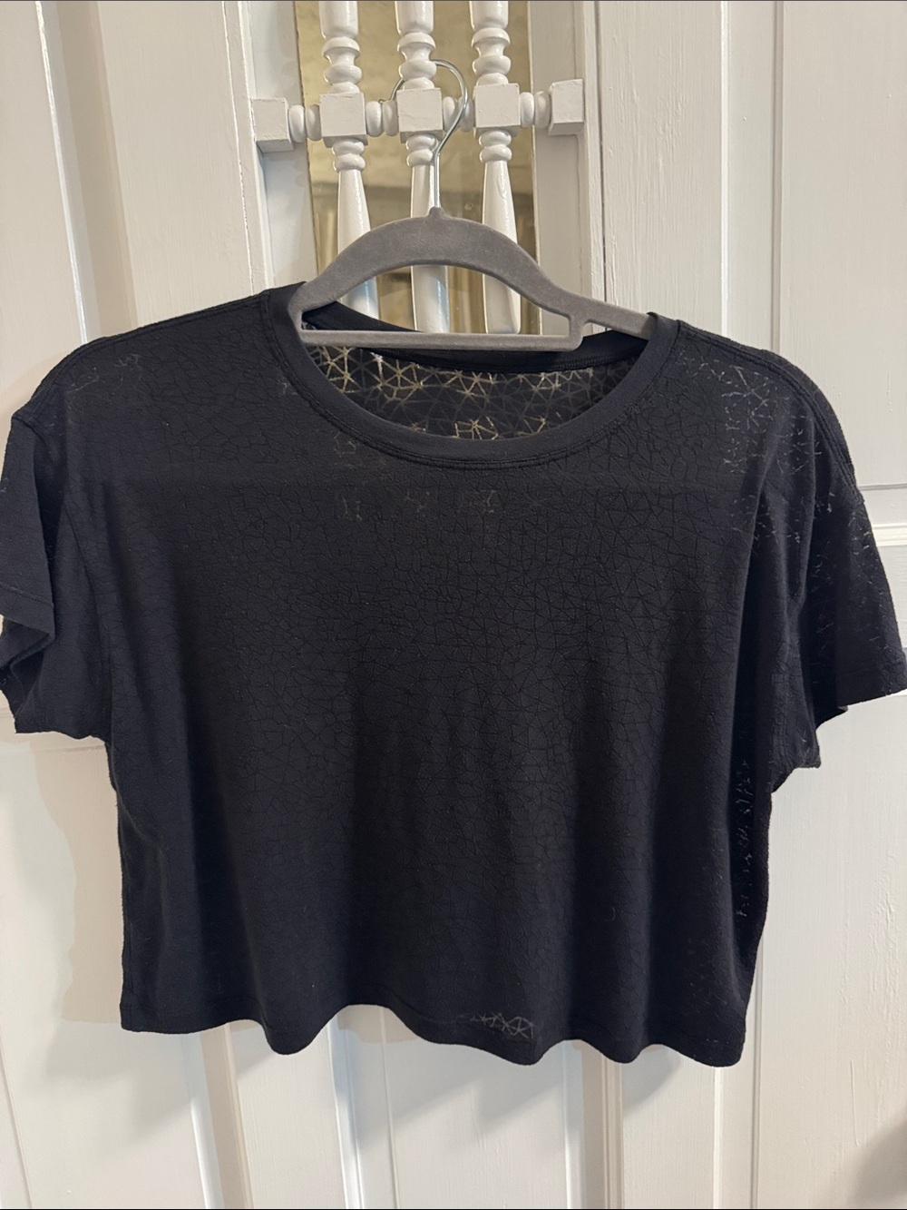 Lululemon Women's Custom Black Short Sleeve Crop Top (was the loop around)